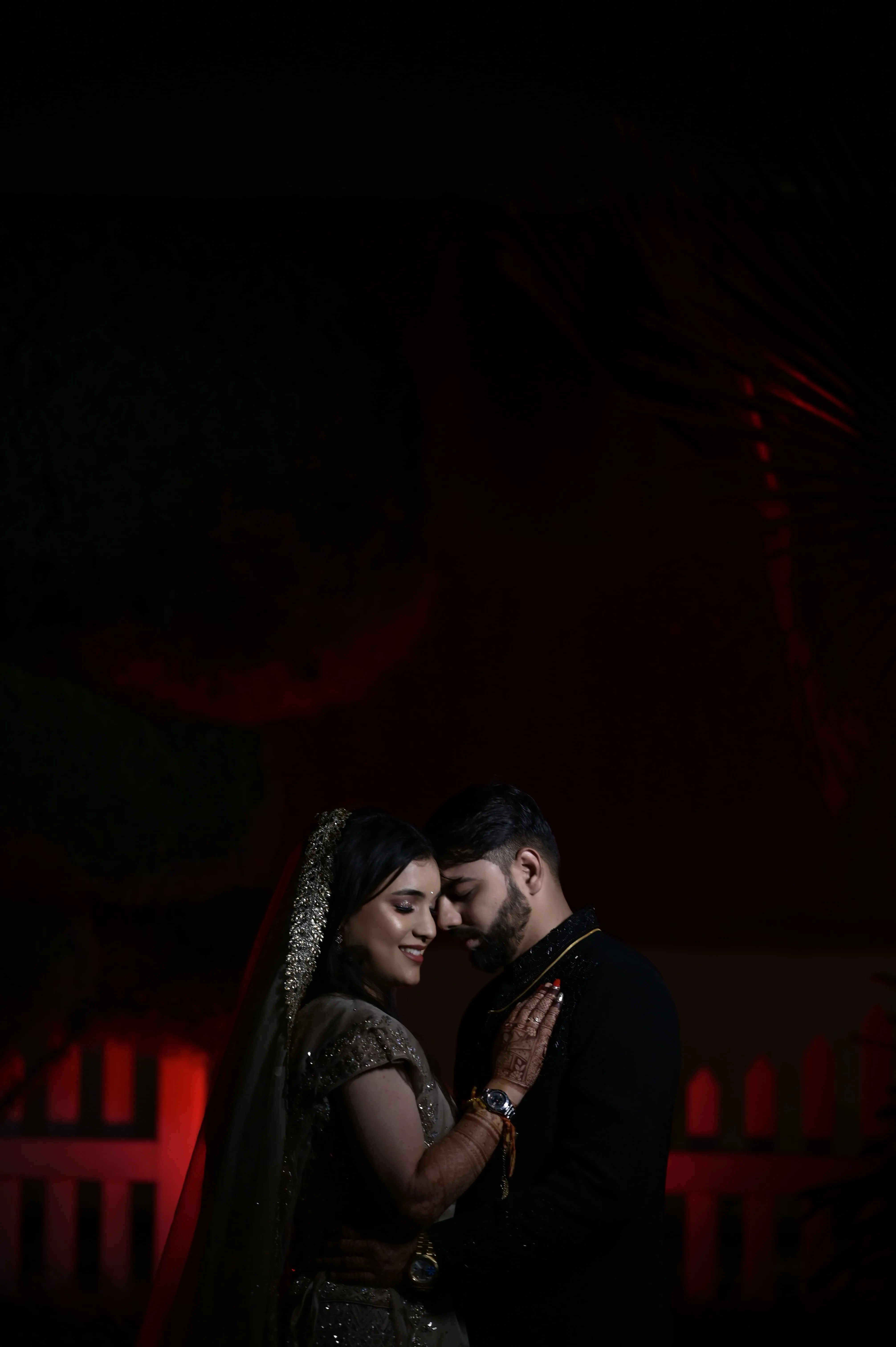 A romantic couple shoot in a scenic outdoor location, photographed by Fotographiya